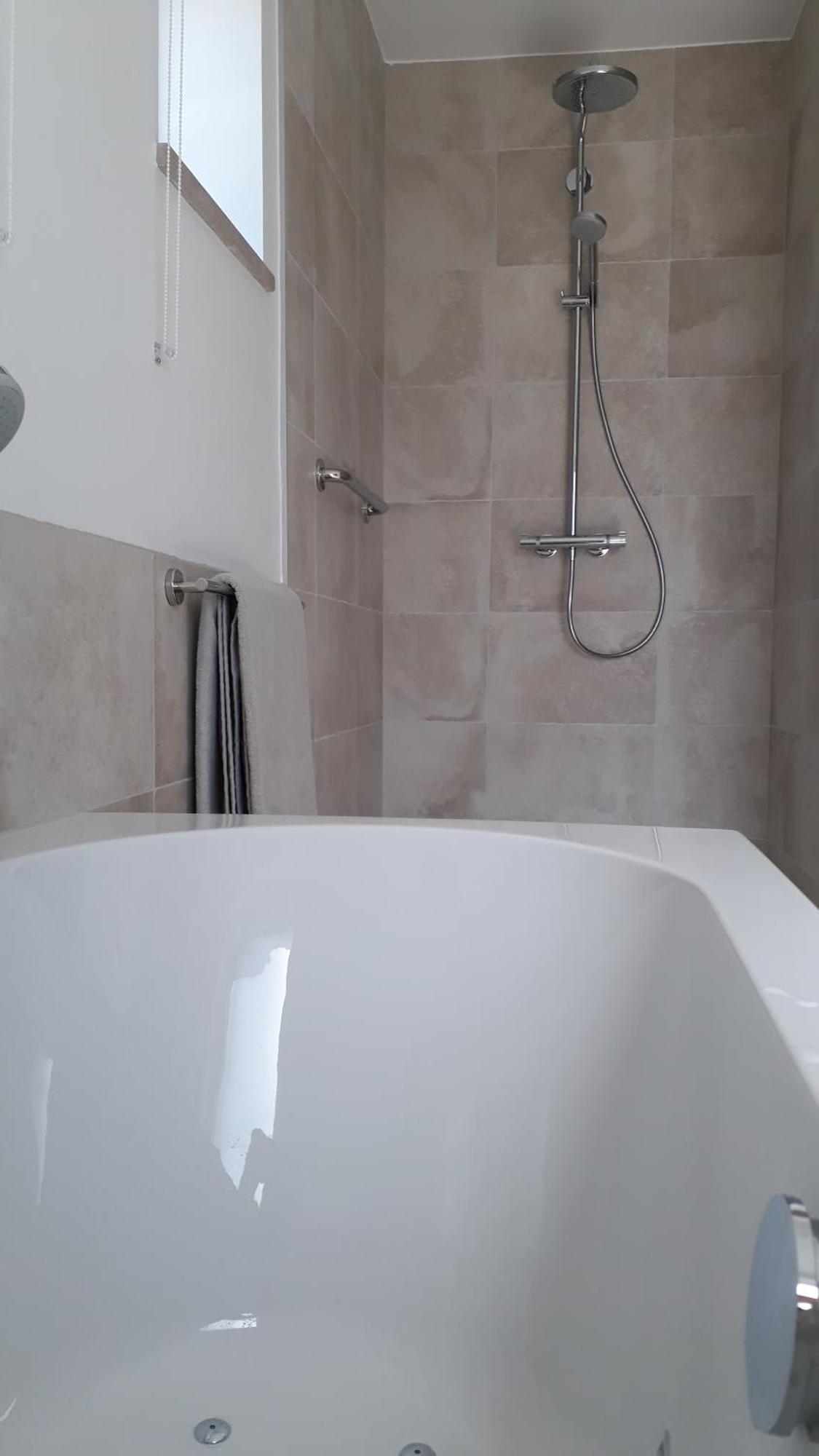 Florentinus Met Hottub, Afgesloten Tuin En Overdekt Terras 弗尔内 外观 照片